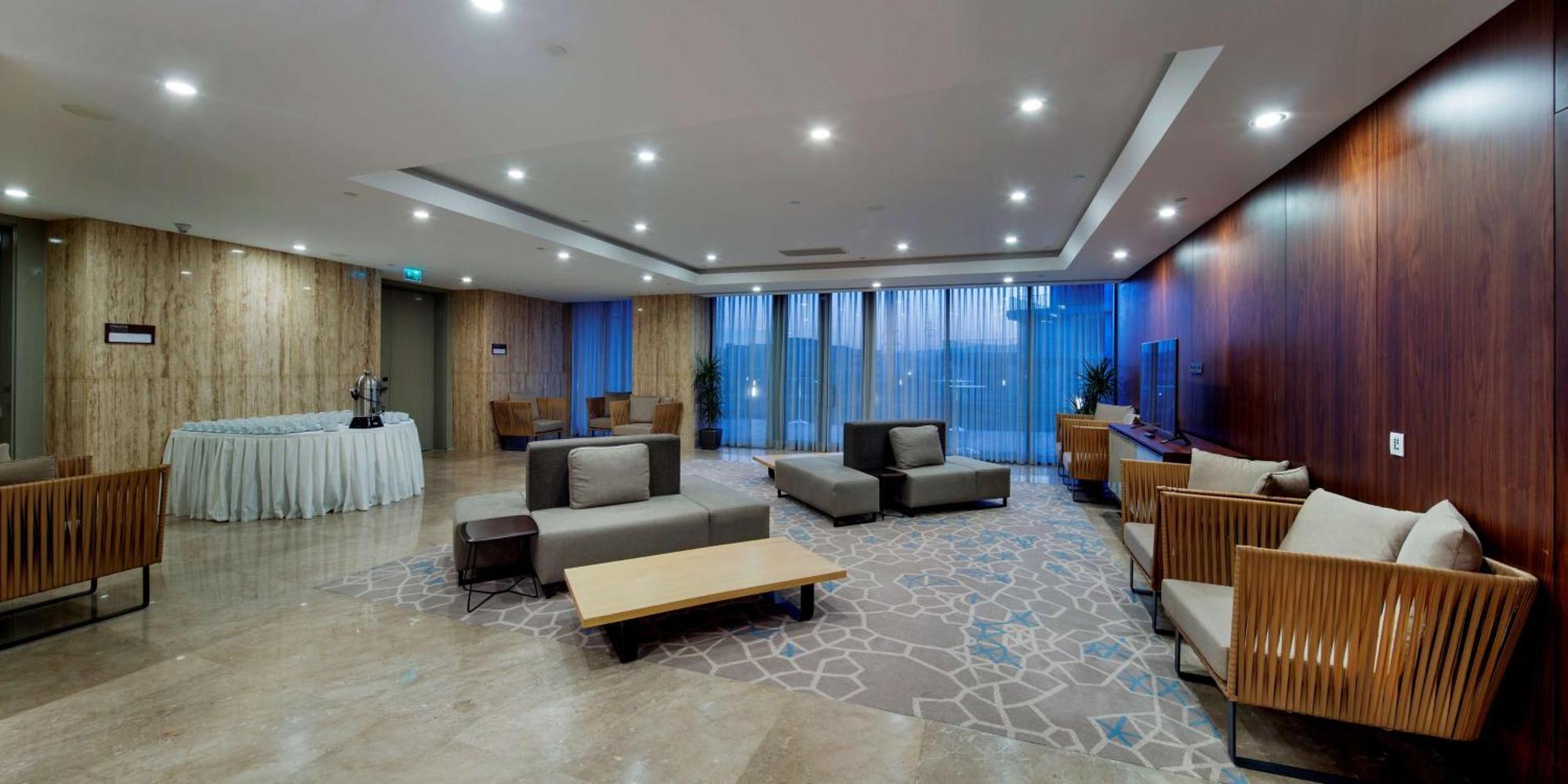 Hilton Garden Inn Istanbul Atatuerk Airport Екстериор снимка